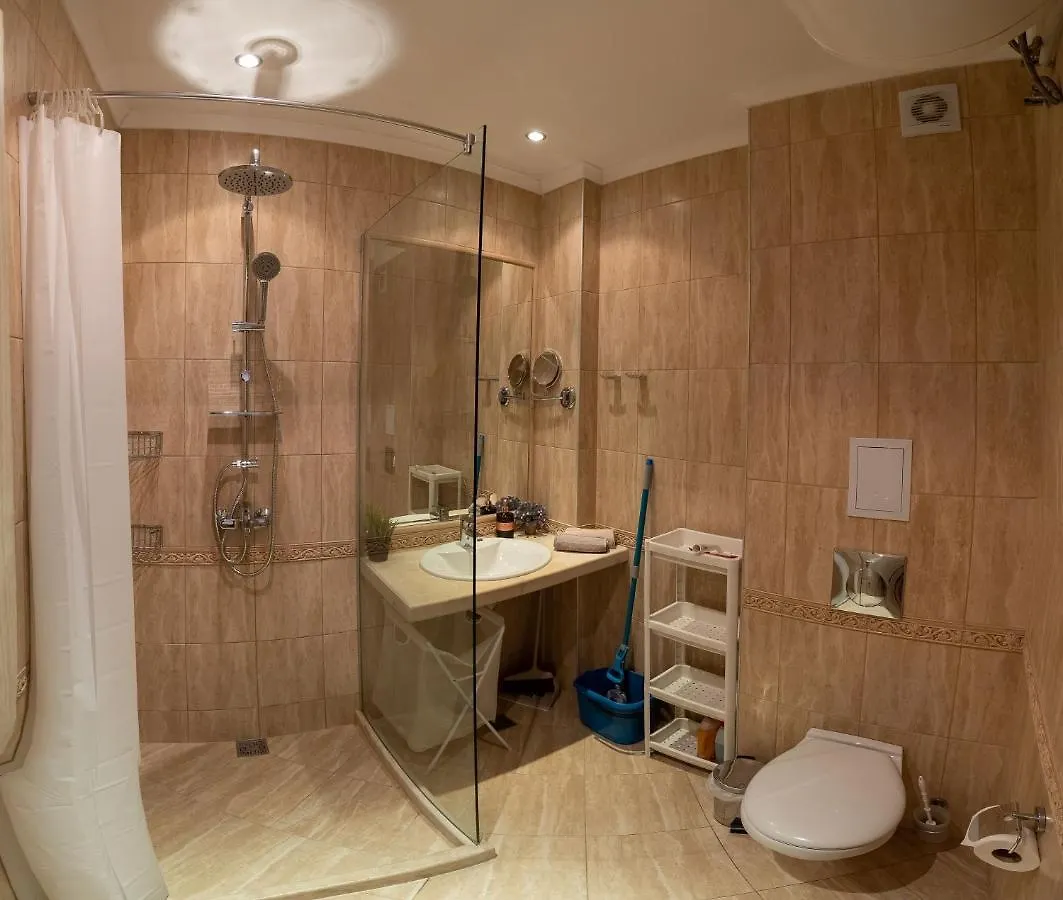 Seaside Serenity - Luxurious Beach-Front Apartment With A Refreshing Pool Varna